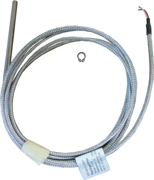 Rauchgas-Temperaturfühler mit flexiblem Kabel und Schutzmantel, angebauter Stecker, hergestellt von Bosch. Einfache Installation für Temperatursensorik.